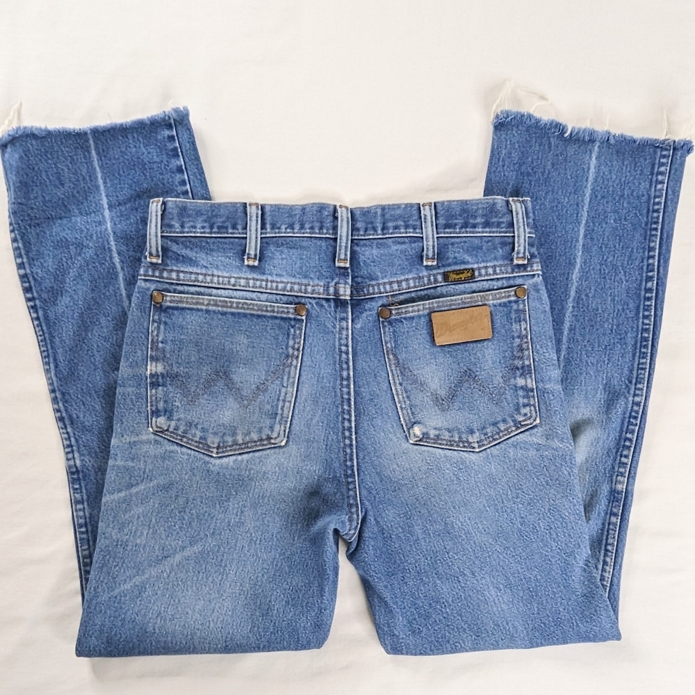 VTG Wrangler Distressed Raw Hem High Waist Mom Jeans